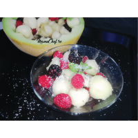 Salată de pepene galben cu mure și zmeură