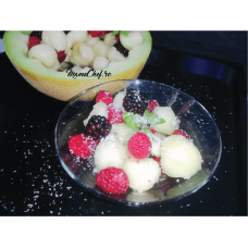 Salată de pepene galben cu mure și zmeură