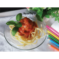 Spaghete cu carne și sos de roșii Spaghete cu carne și sos de roșii